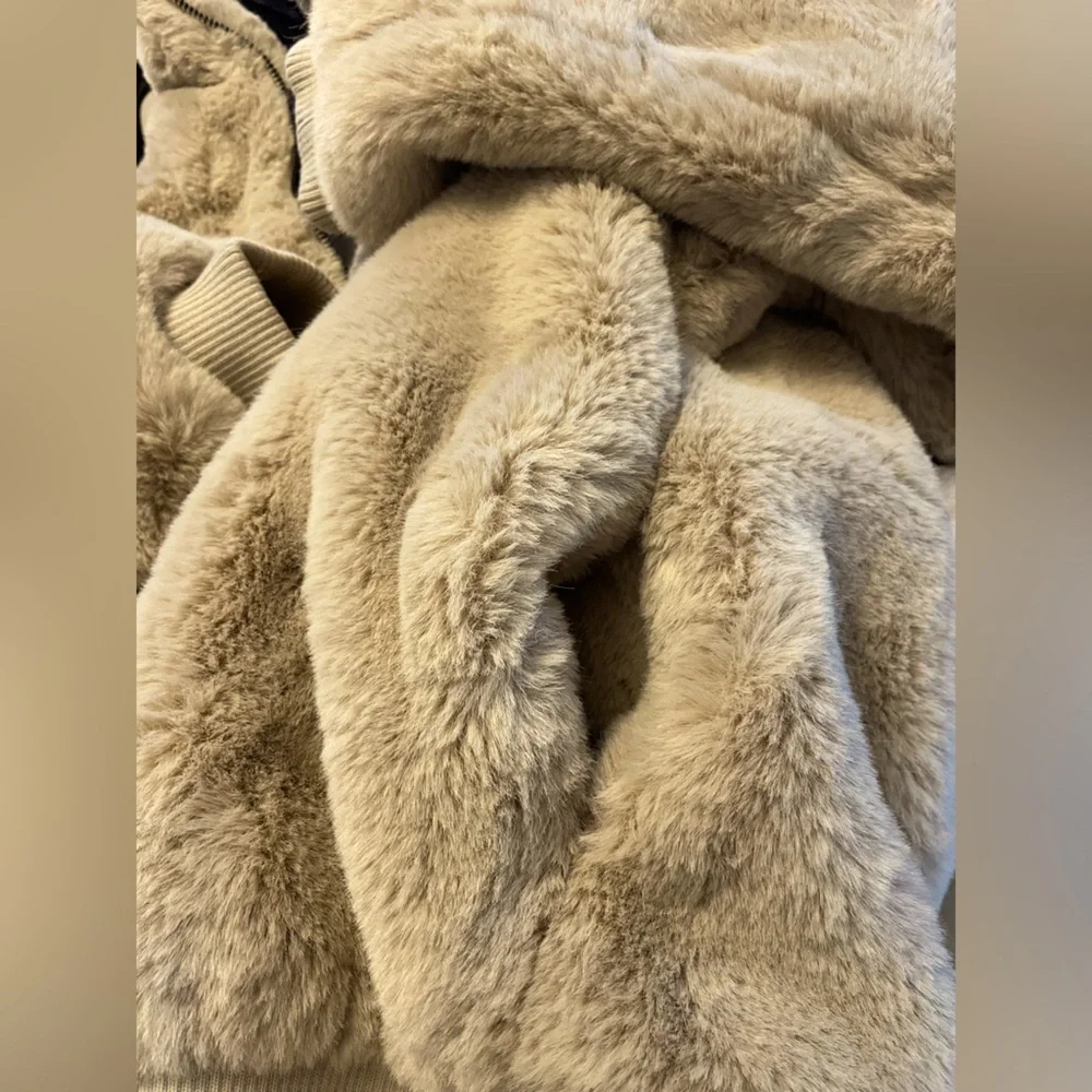 ZARA Jacket Men Popular CROPPED FLEECE JACKET zip up into this Soft and warm❤️ - Picture 6 of 8